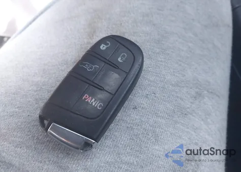 2018 Jeep Grand Cherokee Laredo E 4X2 from USA, damaged, VIN 1C4RJEAG5JC481361